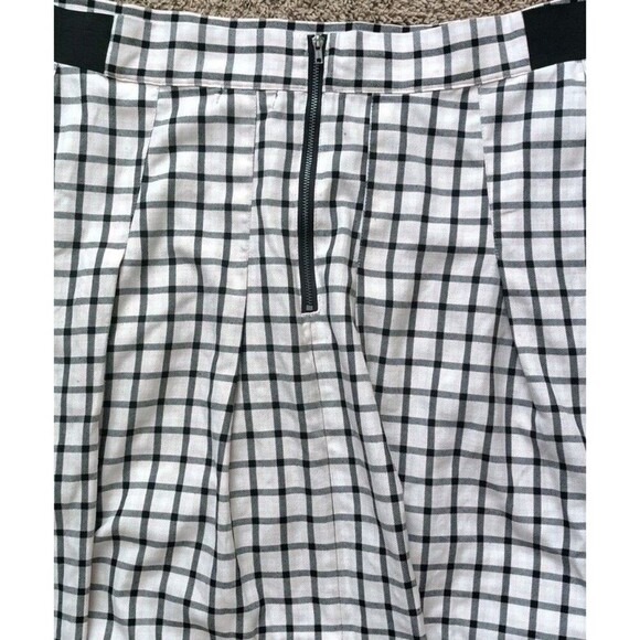 Torrid Skater Skate High Waisted Size 4 4X Pleated Plaid Light Pink Black Gyaru - Picture 6 of 8